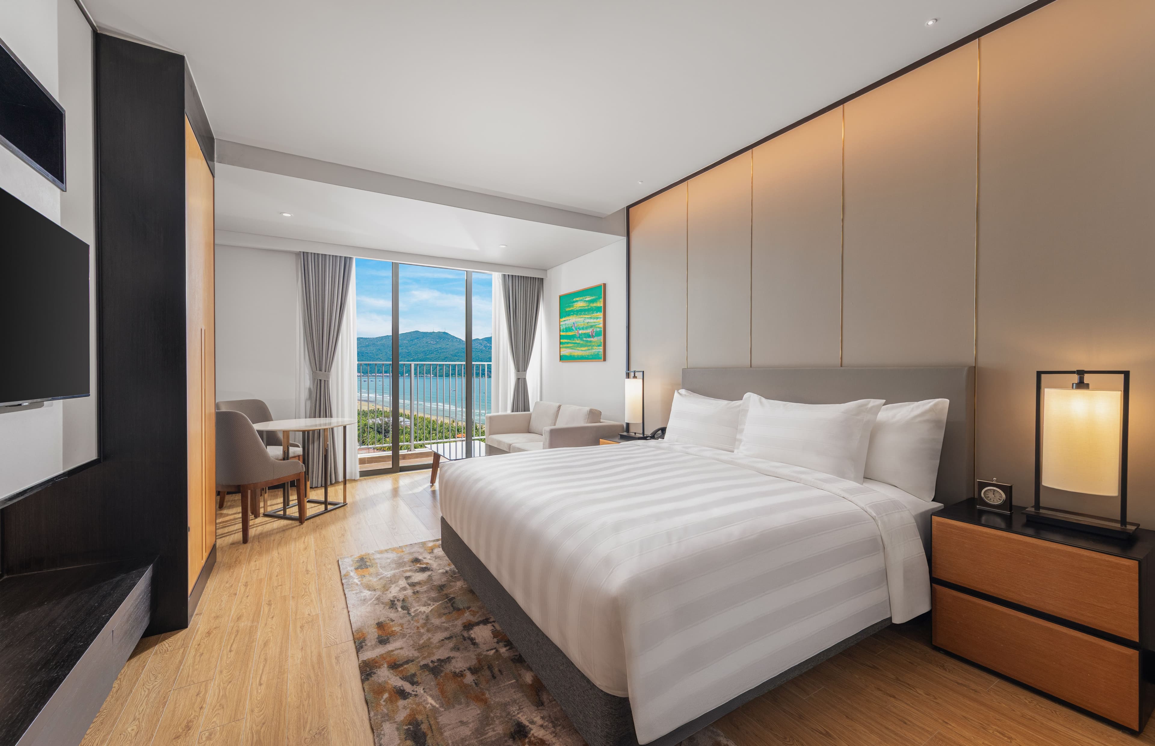 Deluxe Studio King Ocean View - Wyndham Soleil Hotel