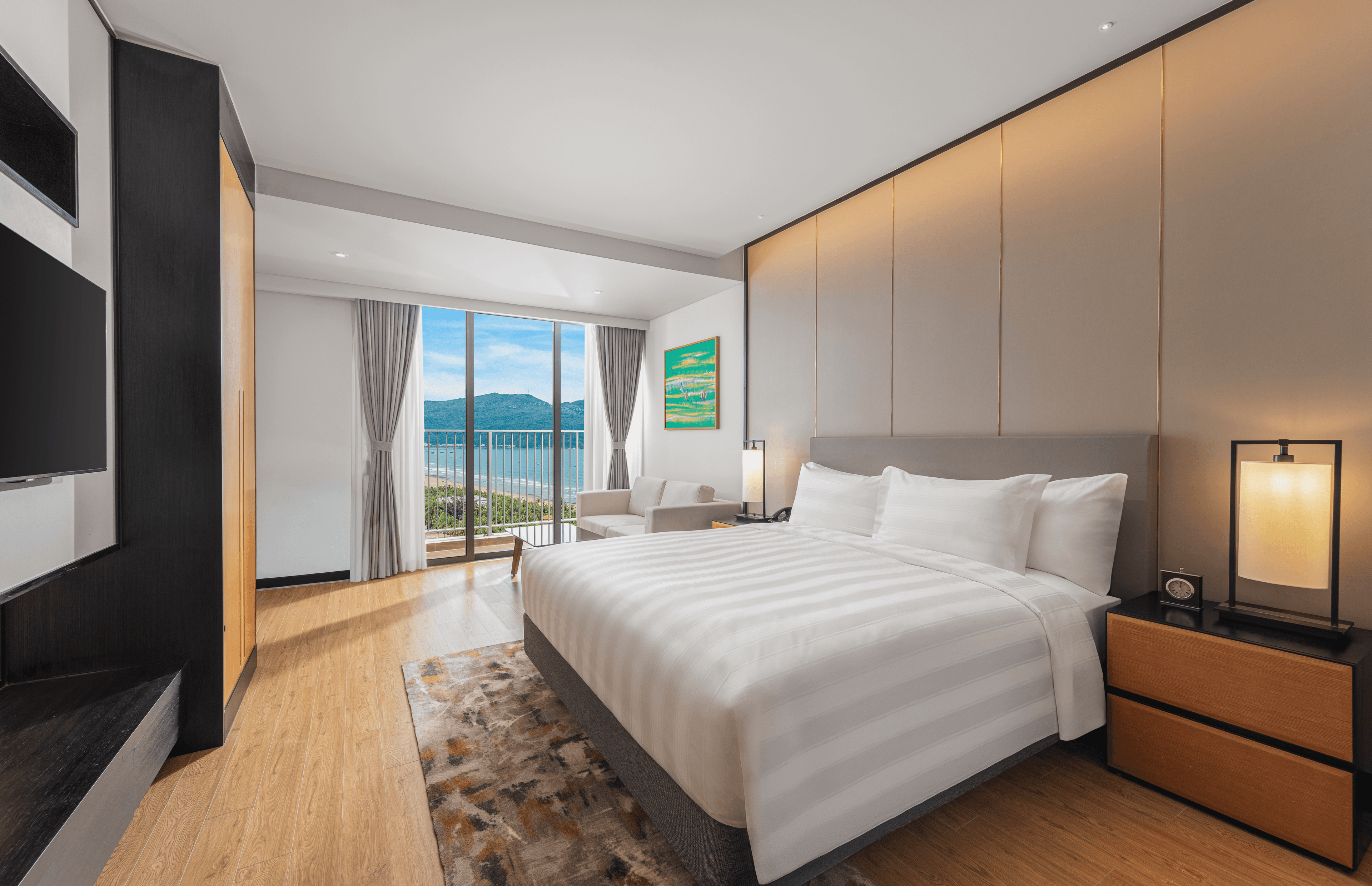 Deluxe Studio Ocean View - 1 King Bed