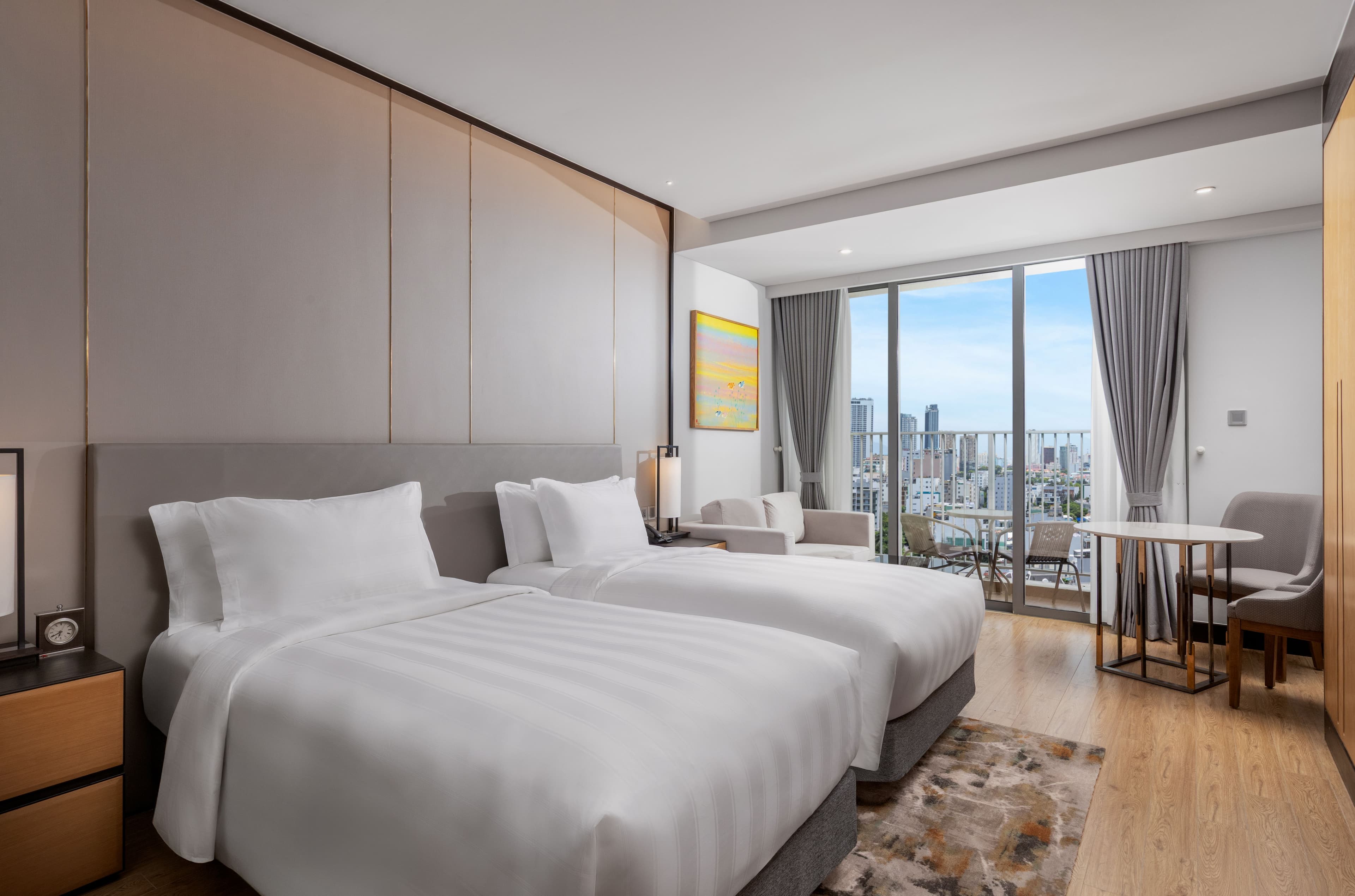 Deluxe Studio City View - 2 Single Beds